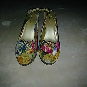 Floral Peep toe platform slingback